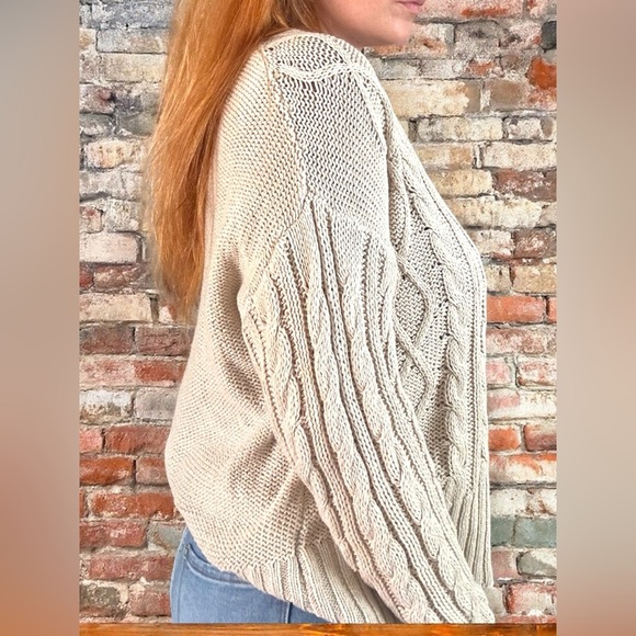 Glam Brand M Cream Cable Knit sweater - Picture 9 of 9